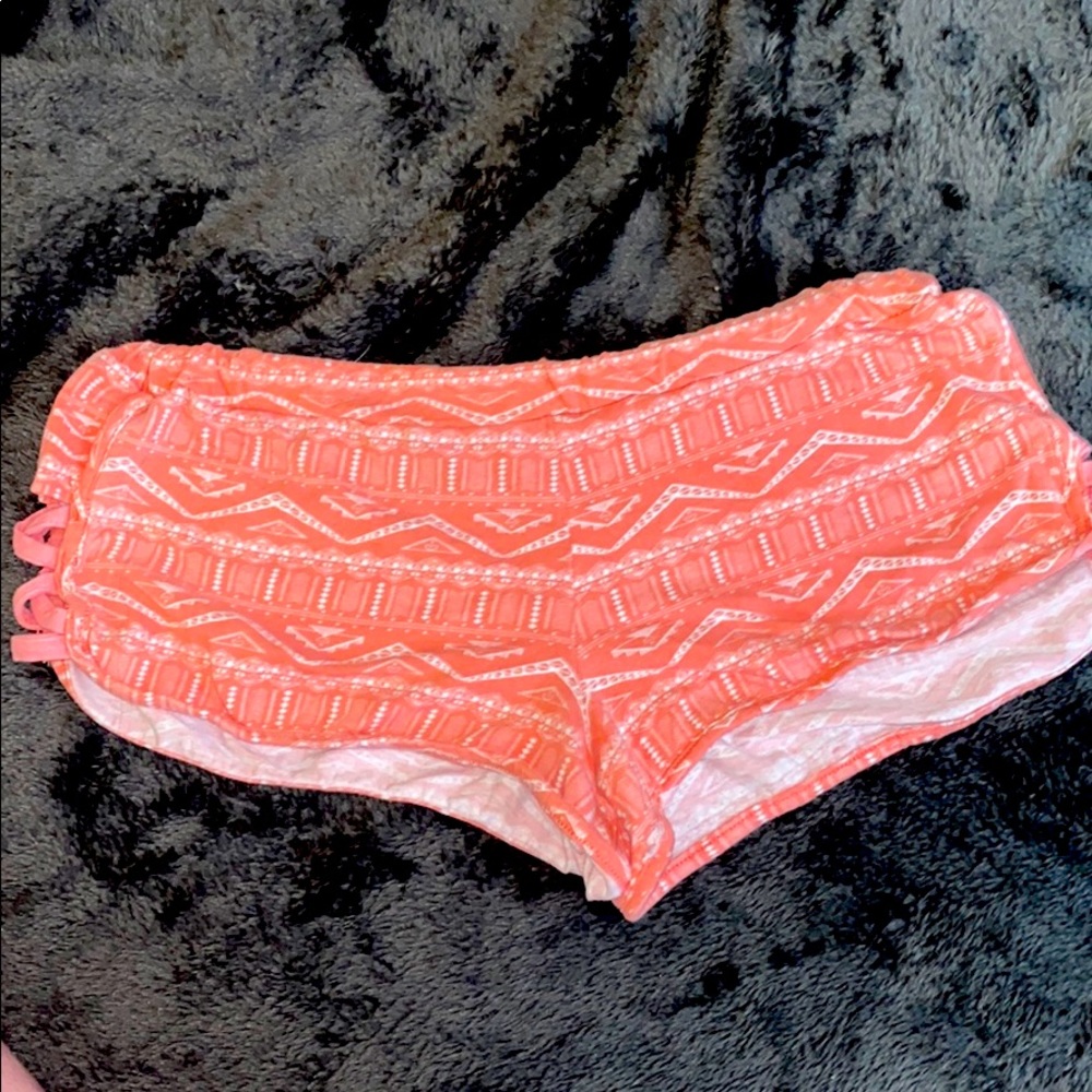 Pink/white tribal shorts